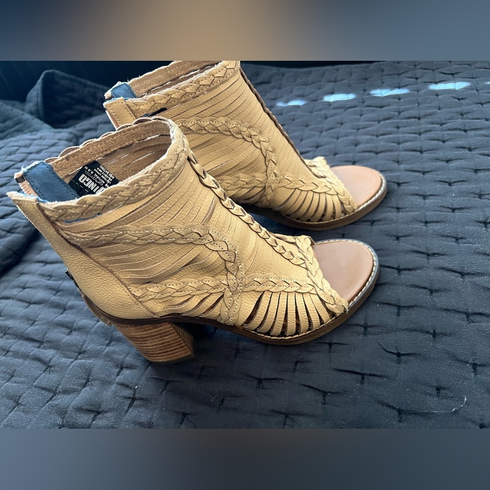 Dingo leather open toe booties size 6.5 only worn once - Picture 4 of 8